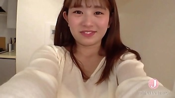 She ejaculates a lot in the face! & private sex video of a quiet, low-set man who is happy to give a cleaning blowjob!