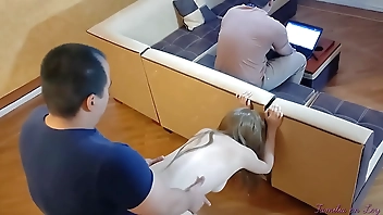 Mi Cuñado me Follara como una Puta Mientras mi Marido Trabaja en la Lapto NTR