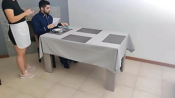 Waitress with creamy pussy gets an internal cumshot under the restaurant table