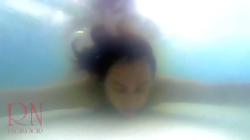 Breaht holding underwater. Domination rough sex. Nudist Regina Noir swimming, sucks and fucks in the swimming pool.3