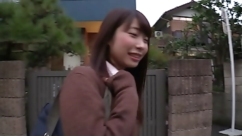 JKパンコキ！？脱ぎたてほかほかパンティで僕のチ○ポをシゴいて下さい！　笑顔でおマンコ見せつつパンコキしてくれました！　　お兄さんガチで変態だね…！