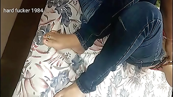 लंड की भूखी भाभी की चुत को चोदकर शांत किया