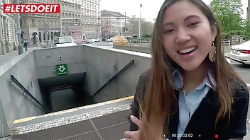 LETSDOEIT - एशियाई किशोर पर्यटक स्थानीय लड़के - मई थाई और चार्ली डीन के साथ पीओवी सेक्स निवास करता है