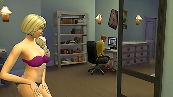 सुनहरे बालों वाली माँ कंप्यूटर के सामने उसके किशोर बेटे हस्तमैथुन कर रही है