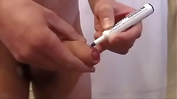 How a natural (uncircumcised) penis works