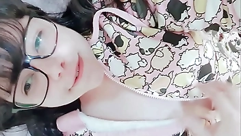 Amateur teen filming her pussy on cellphone - Hana Lily