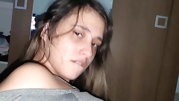 BOTEI NO CUZINHO DA PUTINHA MAS ELA QUERIA NA BUCETA