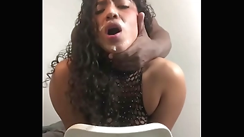 first she makes him cum on her face and then on her pussy -Amateur couple- Nysdel