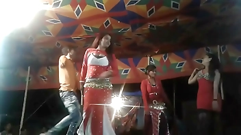 सेक्स से भरपूर भोजपुरी आइटम डांस