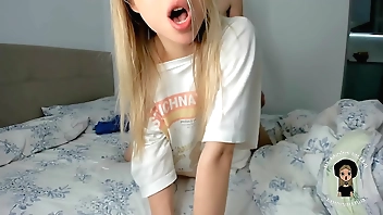 Morning Creampie in Pussy of a Cute Blonde