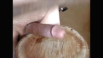 陰茎の鉄パイプ滅多打ち