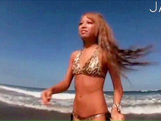 Horny Nippon girl wants to fuck in Tokyo with her man in sexy thai bikini.