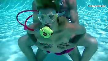 David and Samantha Cruz underwater hardcore sex