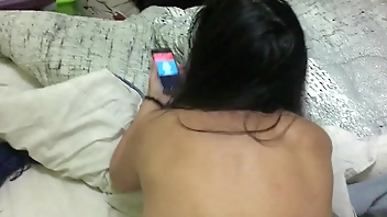 Habla por telefono con la jefa...