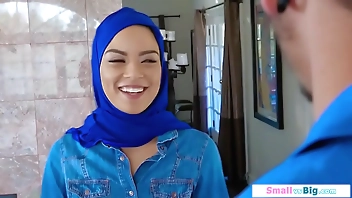 Petite slut arab fucked by two big men