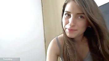 Young girl is aroused to see the husband naked, gives him a good blowjob and rides him to fuck