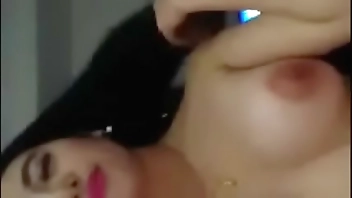 chinuchupa muna ni ate bago magkantutan