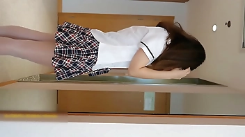 em nữ sinh khoe hàng cực múp