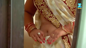 Hindi Serial Actress Deep and Hot Navel Show