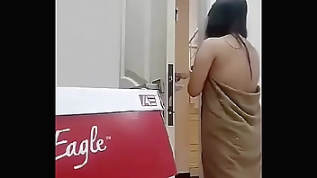 Eagle Boob Slip Show Delivery Guy