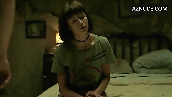 Úrsula Corberó nude in La Casa de Papel