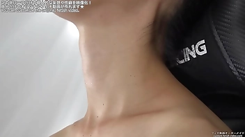 女性の首フェチ