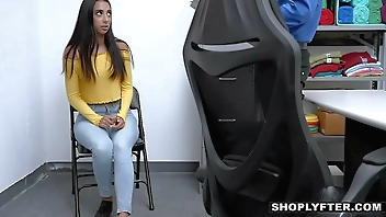 Teen slut pussy rammed by store officer