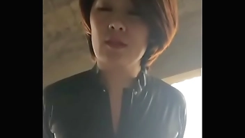 风情艳主在毛坯房调教朋友圈的富姐貌似两人的逼都很干涩高清无水印