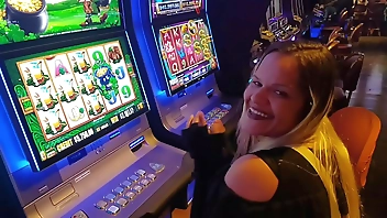 Depois de ganhar US$ 1.700 dolares no Cassino em Las Vegas !!! Me excitei e dei para desconhecido sem camisinha  !! Paty bumbum, El Toro De Oro