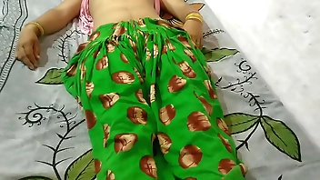 जीजा ने घर में अकेली साली के मजे लिए Part 1