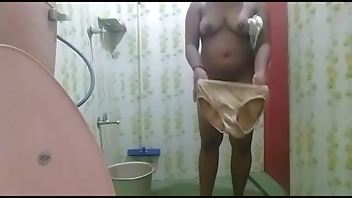 mallu bathing