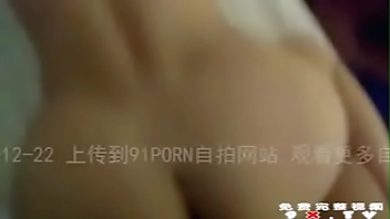 后入骚妇翘臀 美腿
