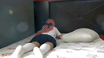 Ella no queria follar pero el la convence de hacerlo