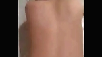 假日旅游艳遇的一个超漂亮有气质妹子 白嫩可爱 逼逼被狂插 后入式操好舒服