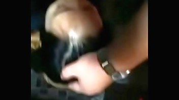 Bạn cùng lớp bên, say vào nhà vệ sinh luôn không chịu được kieu anh