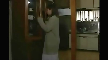 Japanese ប្រពន្ធឃ្លានចុយ ចាប់ប្តីចុយហ្មង៎