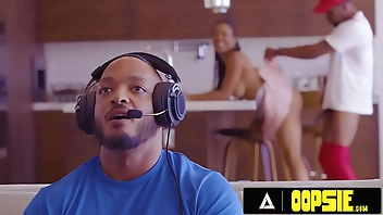 OOPSIE - Sneaky GF Kira Noir Is Cheating With The Pizza Delivery Guy Behind Back Of Boring BF!