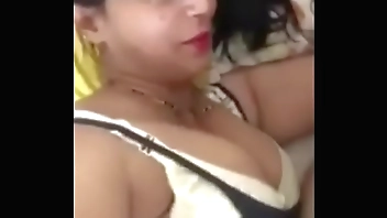 यह मेरा हस्बैंड है निमिश अब हम छोड़ेंगे और यह मेरी छूट फाड़ेगा