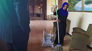 ARABS EXPOSED - Poor Janitor Gets Extra Money From Boss In Exchange For Sex
