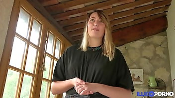 Naughty beauty Davina loves anal in the rain