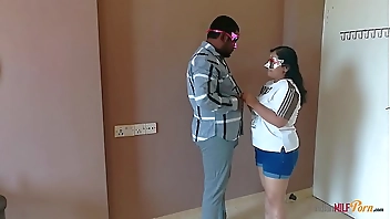 Indian milf aunty shanaya fucked in standing position