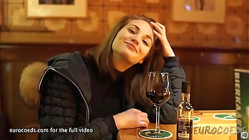 a night living on the red light district in amsterdam with mira