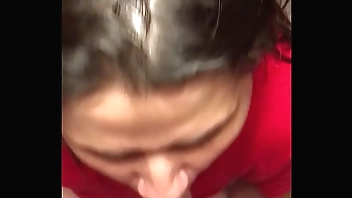 Mamá me saca la leche a mamadas