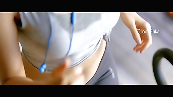 Kiara Advani Hot Entry Scene