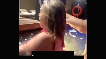 Fucking without condom with a guy i found in the hotel pool