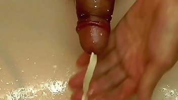 もしかして 神 射精 ！--- 量 濃さ におい 味 音  すべて満足できます。