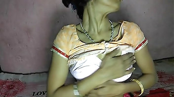 Hot sexy Anita bhabi ki chudai raat me parosi ne ki bhabi ki chud me apna Ras nikala