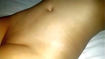 मेरा दोस्त पार्टी के बाद मुझे टटोलता है