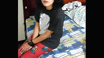 I told my stepsister to play a game and I ended up tying her up to fuck her in her delicious little pussy