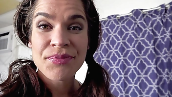 Woke Stepmom - Facefuck Throatpie